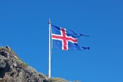 islandflagge-in-Thingvellir